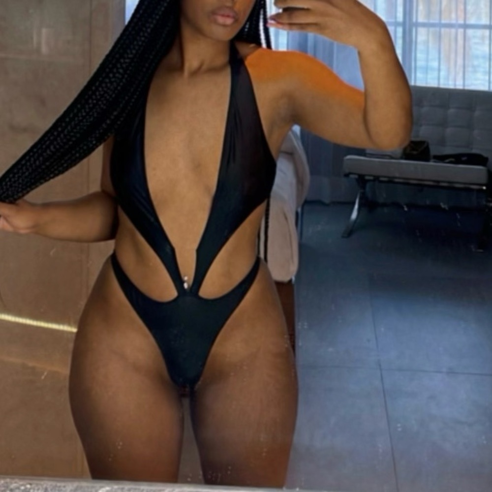 SIZE M WORN ONCE AND WASHED